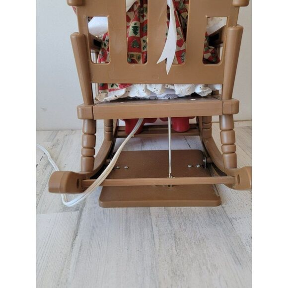 Santa's best 1993 Minnie Mouse knitting rocking chair animated Xmas - Picture 13 of 15